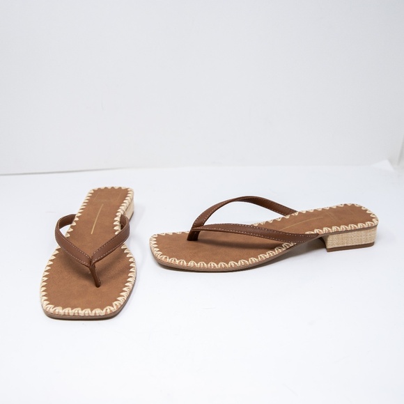 NEW Dolce Vita Barty Square Toe Block Heel Flip Flops Sandals Shoes Cognac Brown - Picture 1 of 4